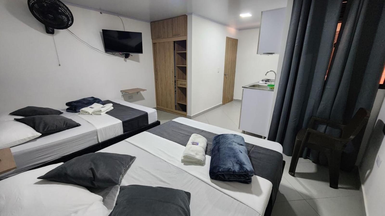 Hotel Medellin Calasanz Zewnętrze zdjęcie