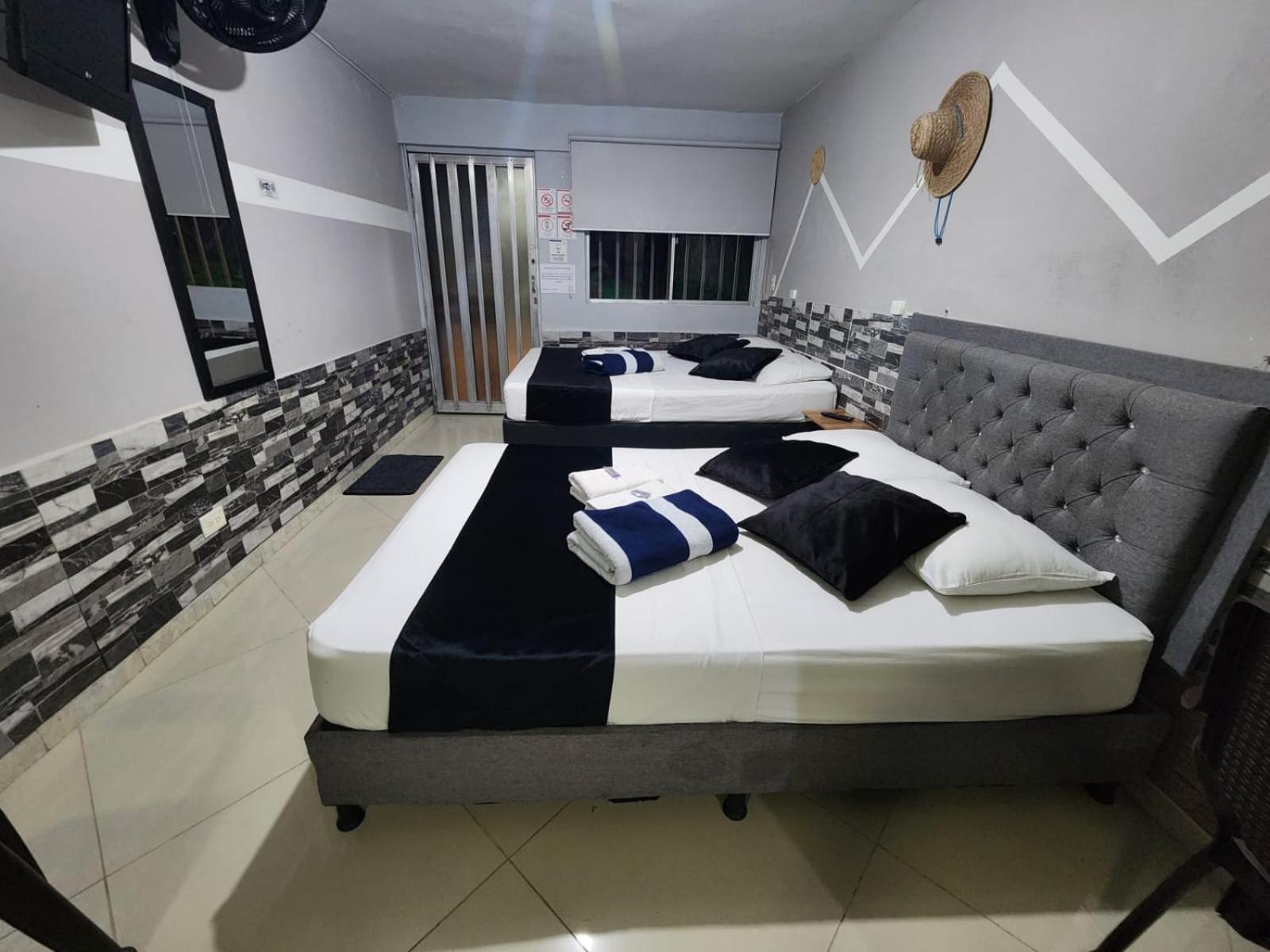 Hotel Medellin Calasanz Zewnętrze zdjęcie