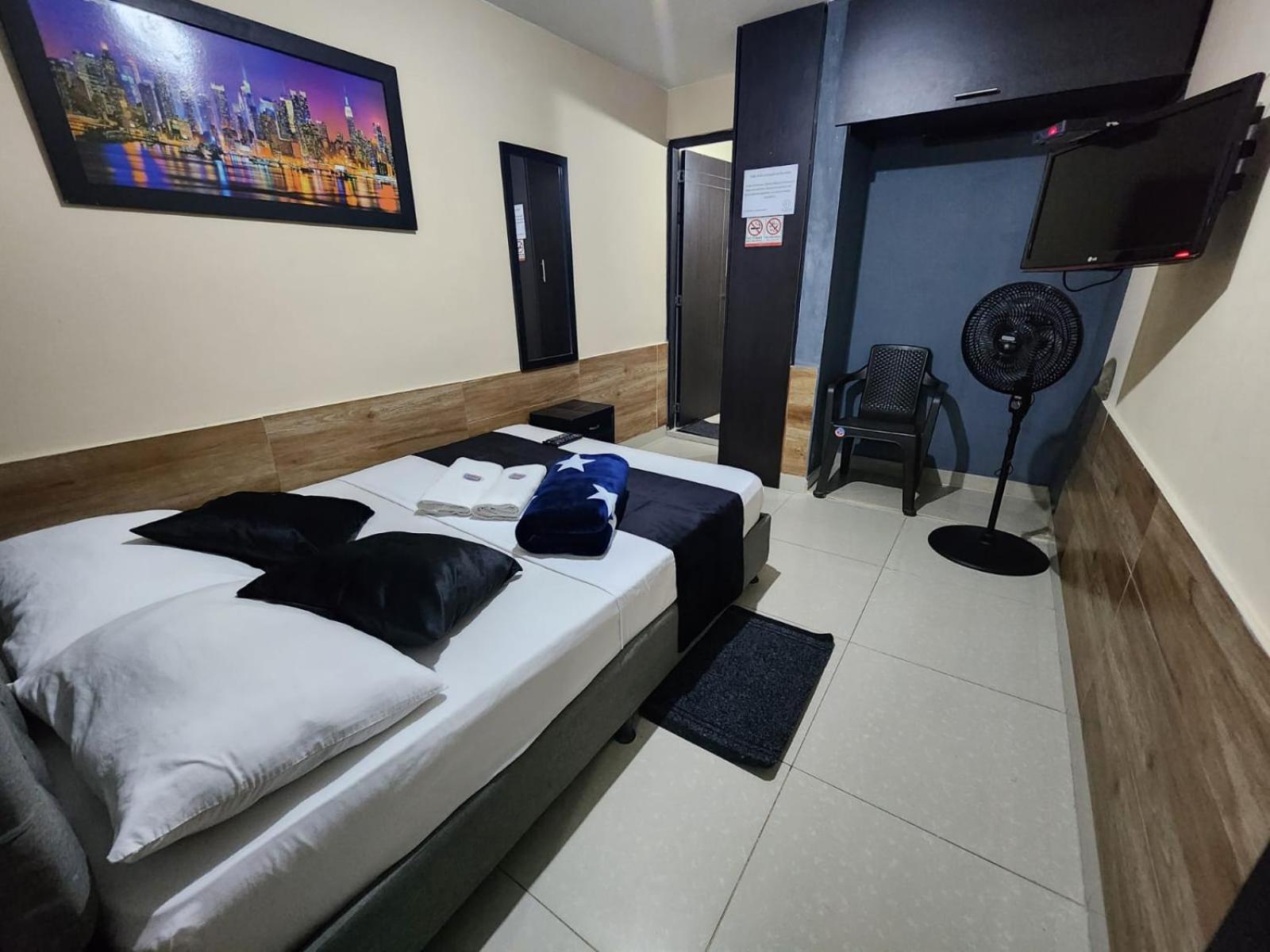Hotel Medellin Calasanz Zewnętrze zdjęcie