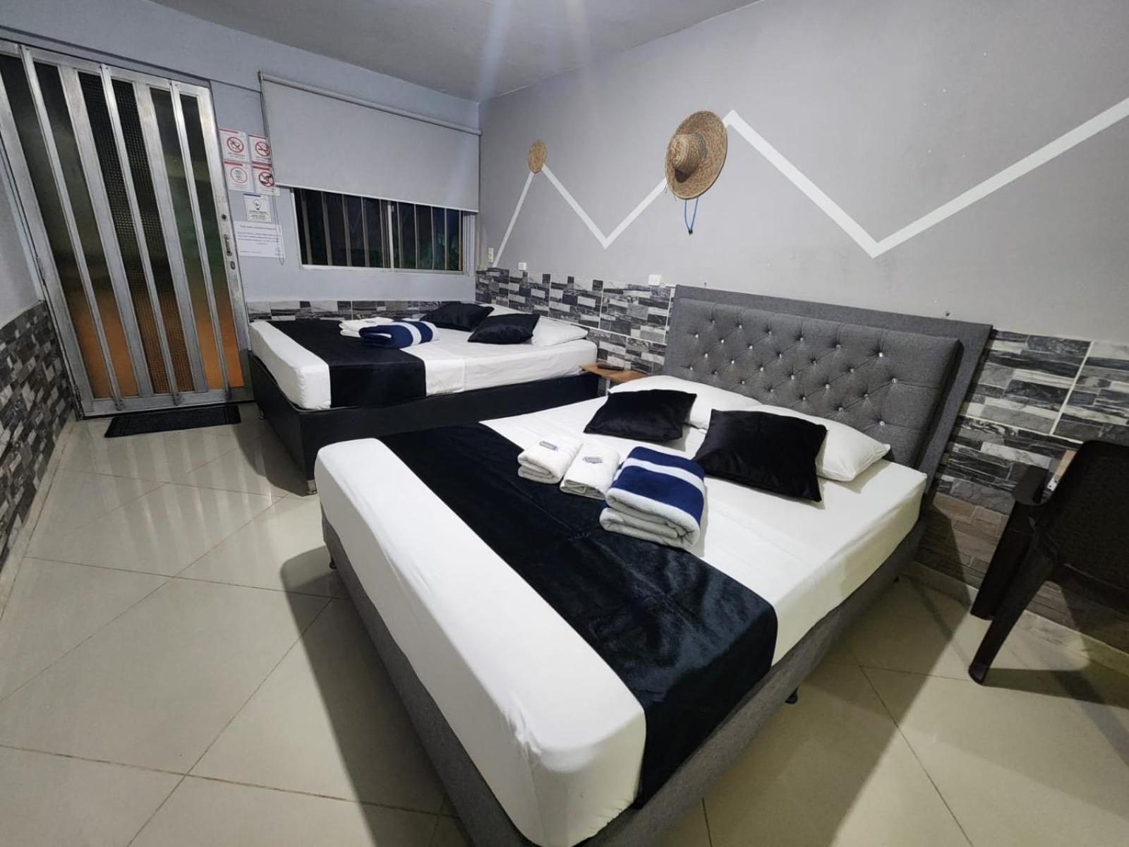 Hotel Medellin Calasanz Zewnętrze zdjęcie