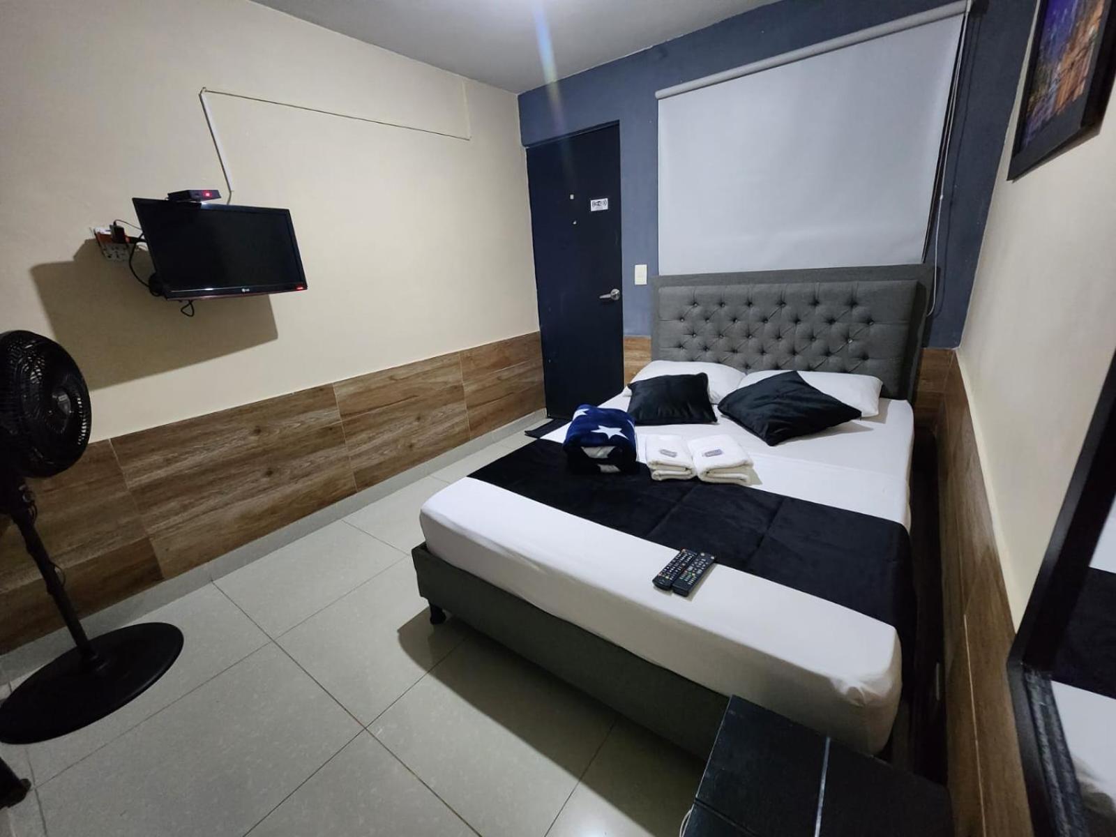 Hotel Medellin Calasanz Zewnętrze zdjęcie