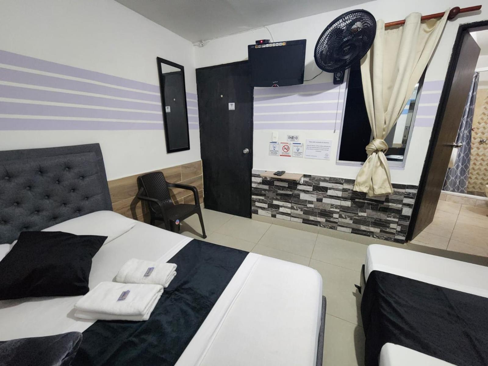 Hotel Medellin Calasanz Zewnętrze zdjęcie