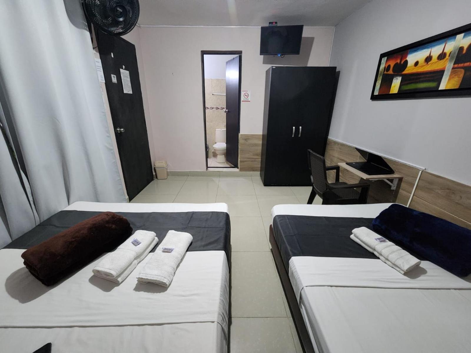 Hotel Medellin Calasanz Zewnętrze zdjęcie